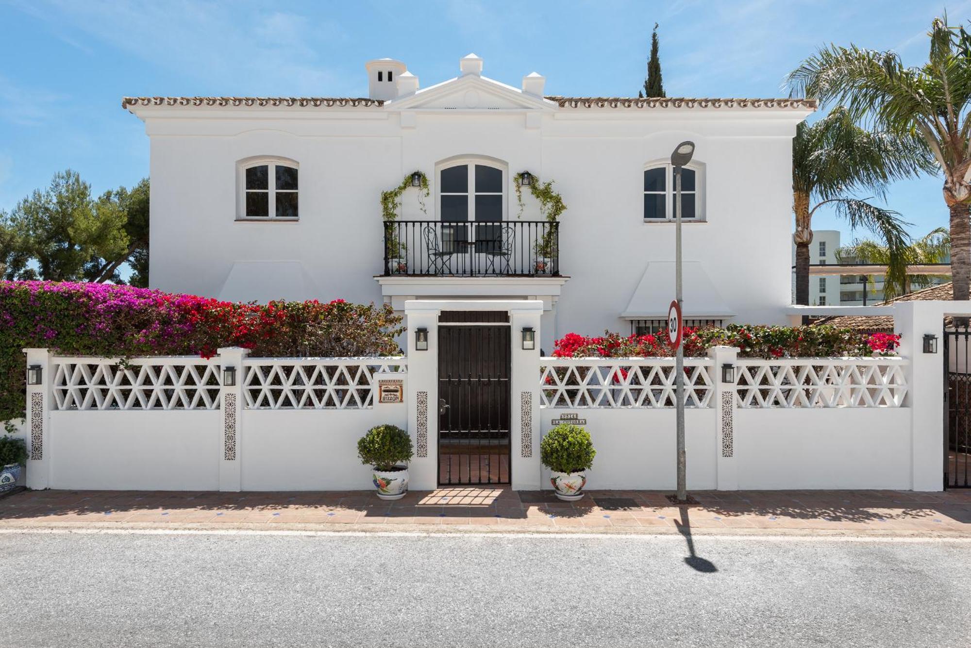 Luxury House With Private Pool And Stunning Interiors Villa *