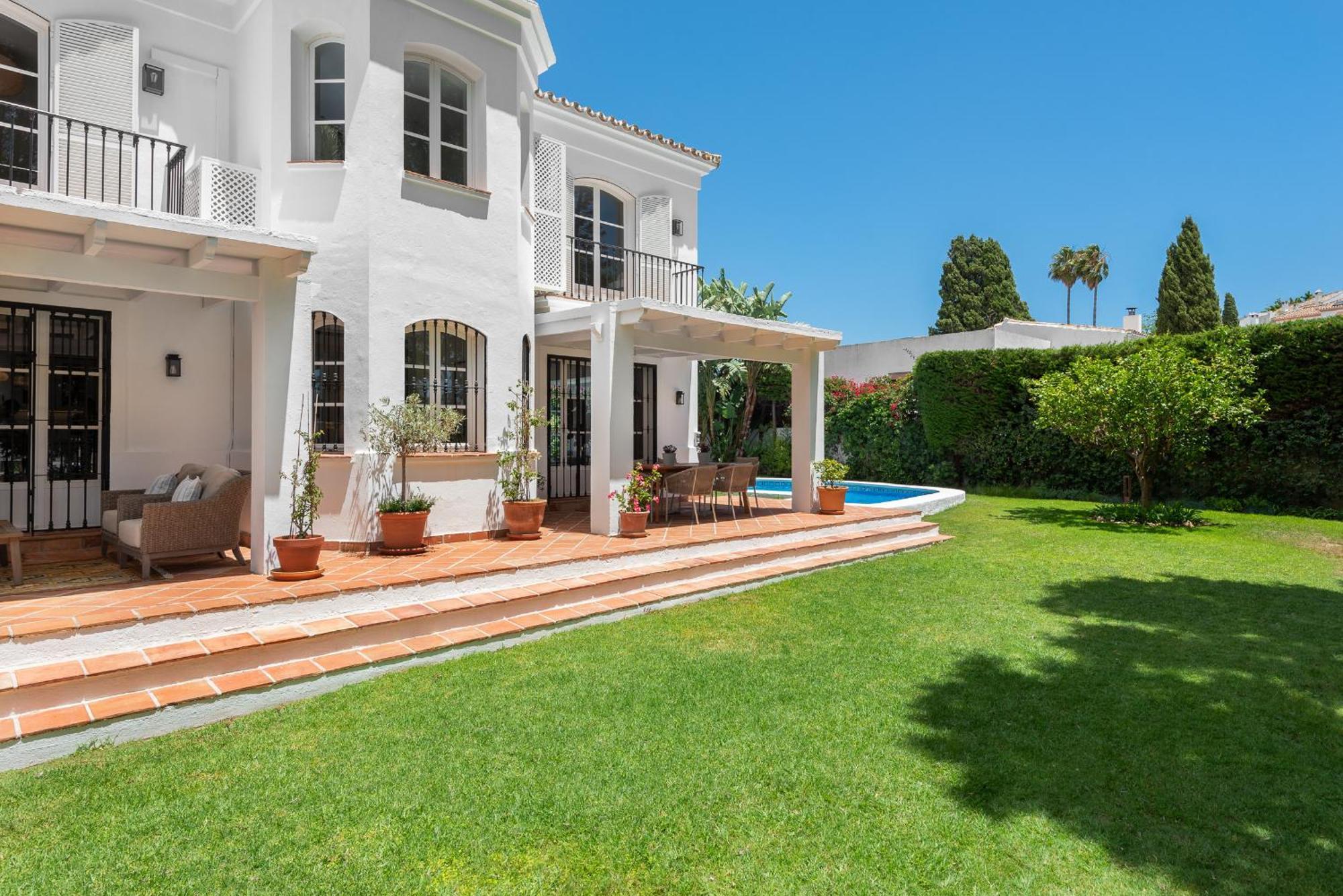 Villa Luxury House With Private Pool And Stunning Interiors